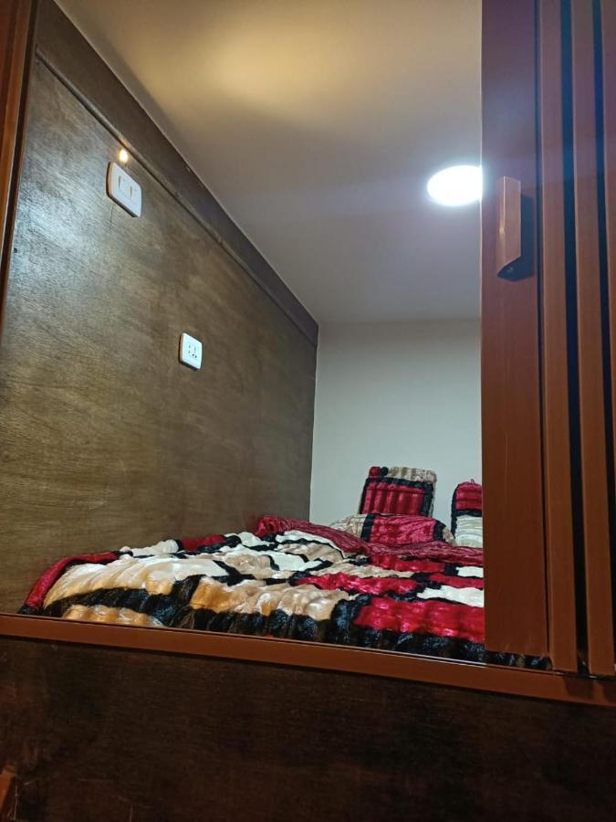 Petra Cabin Dorms Hostel Вади Муса Екстериор снимка